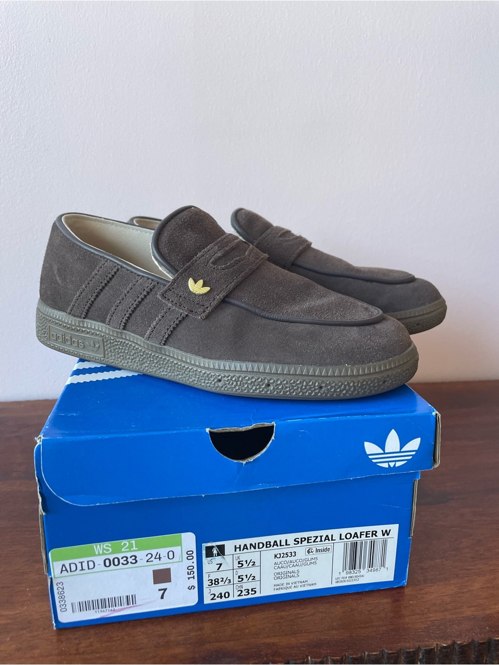 Adidas womenโs spezial loafer